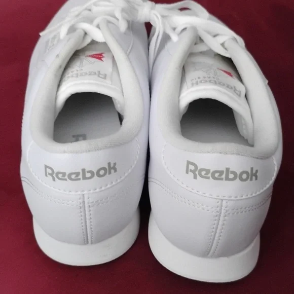 Throwback Reebok - Picture 3 of 5